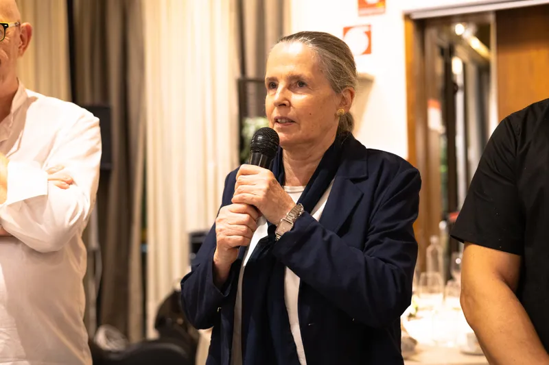 Momento conviviale durante la cena Bolgheri, Ristorante Alcide Poggibonsi